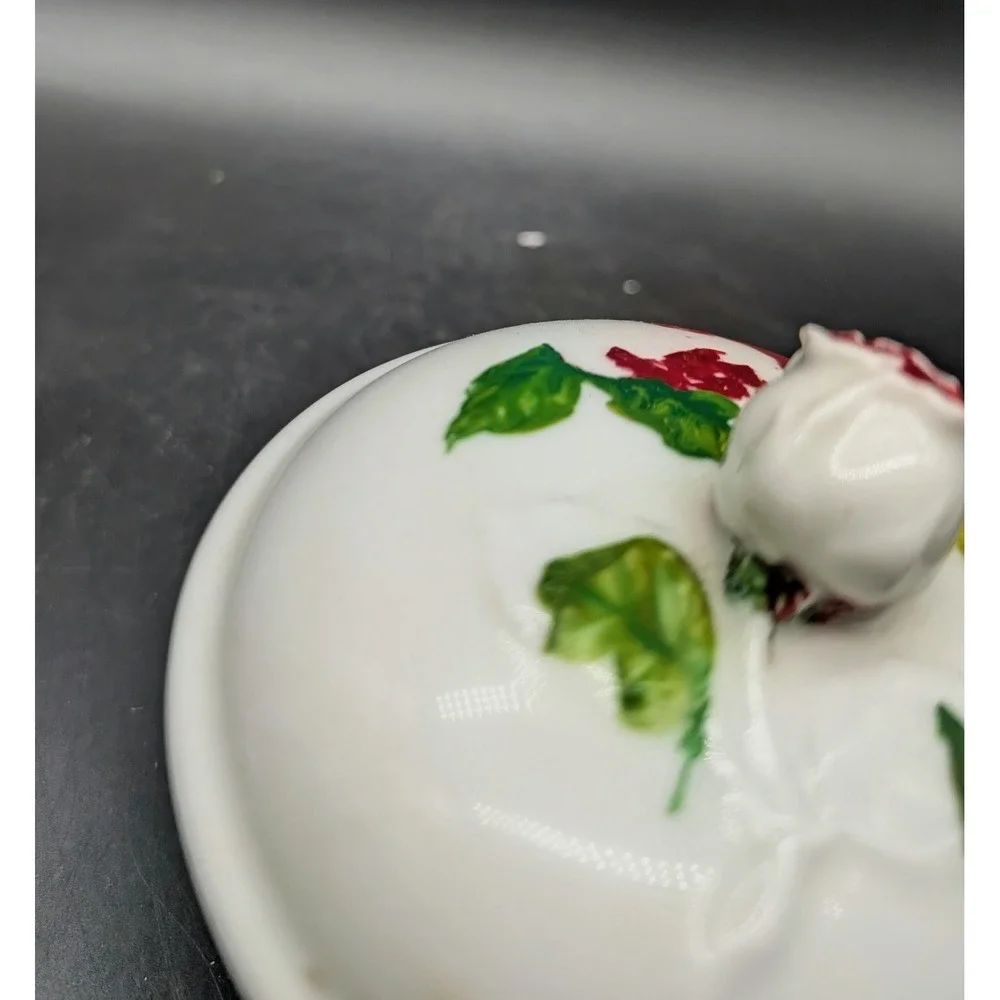 Antique Fürstenberg Porcelain Rose Sugar Sauce Bowl with Rosebud‎ Finial Lid 3